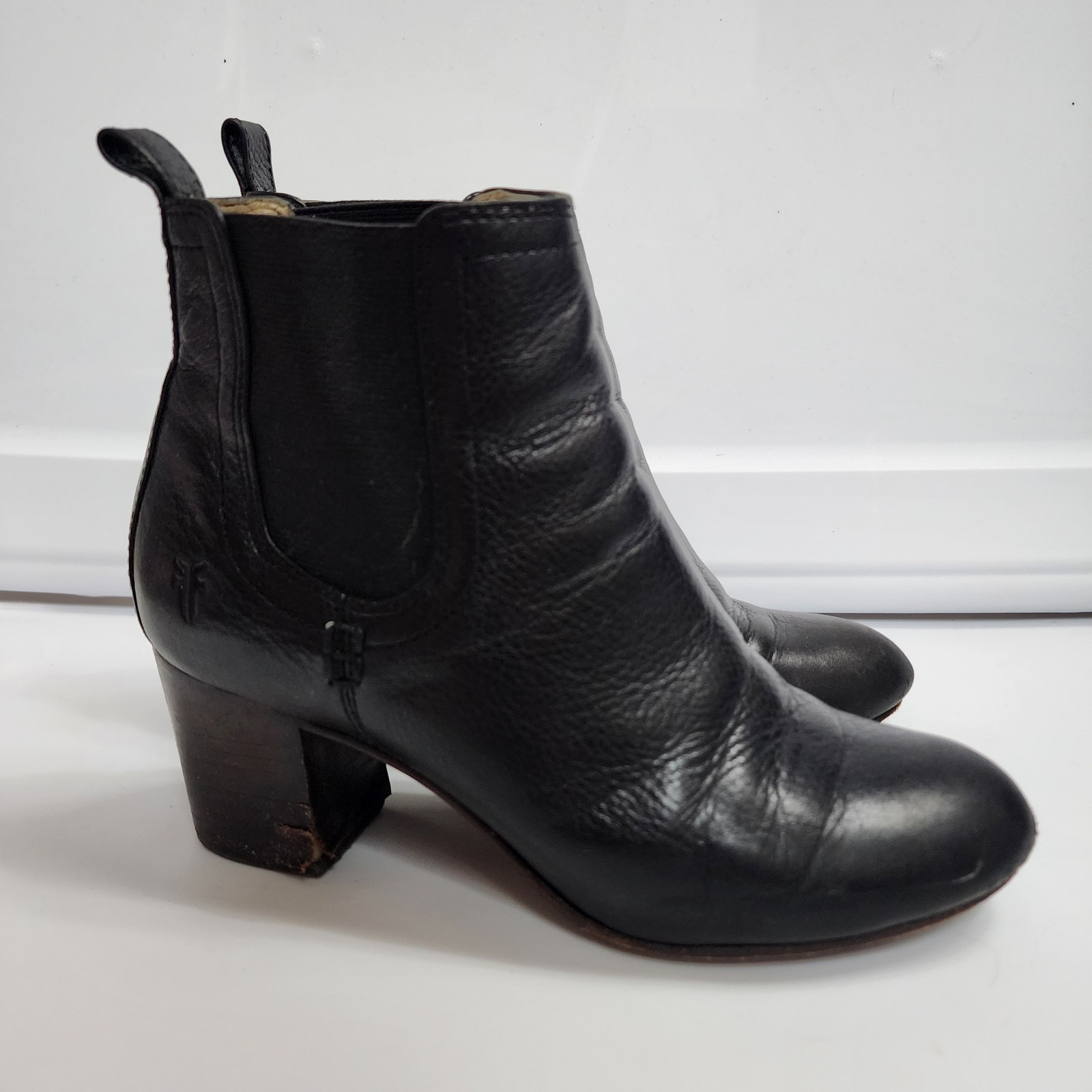 Frye 6.5 Black Leather Stella Chelsea Short Booties Shoes